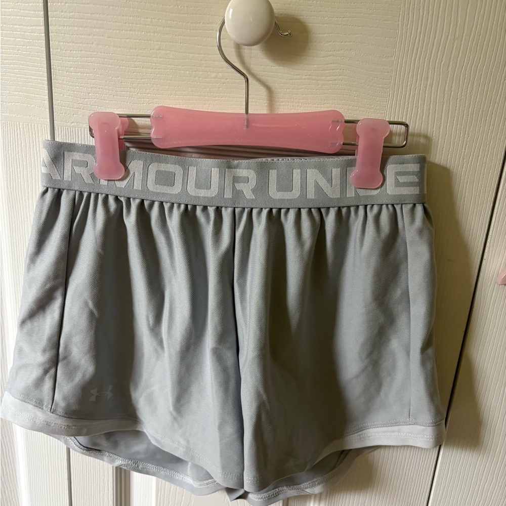 Under Armour Women's Light Gray Athletic Shorts